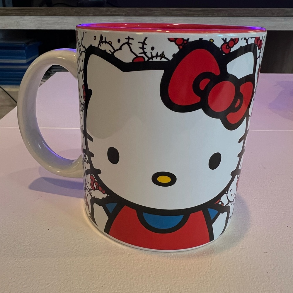 Hello Kitty Mug - Picture 4 of 4